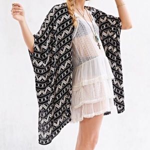 Ecote Black Crinkle Square Kimono Jacket